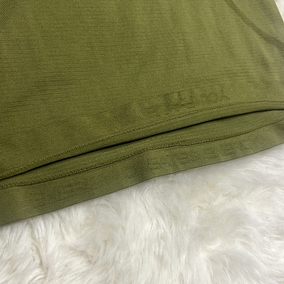 Lululemon Swiftly Tech High-Neck Tank 2.0 Race Length
Bronze Green Size 4 - Picture 6 of 7